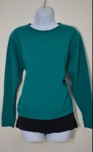 ♡Comfy green HANES sweaters.